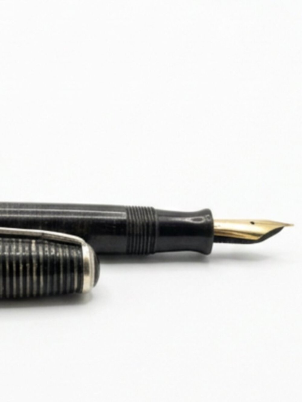 Engraved Parker Vacumatic 30s Fountain Pen Laminated Bronze Fountain Pen. 1933